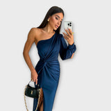 Amelia - Um vestido gracioso com uma finesse impecável