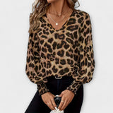 Blusa selvagem e estilosa com estampa de oncinha