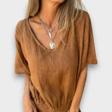 CARLA - T-SHIRT ELEGANTE COM DETALHE ENDRUZIDO