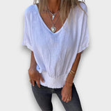 CARLA - T-SHIRT ELEGANTE COM DETALHE ENDRUZIDO