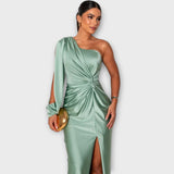 Amelia - Um vestido gracioso com uma finesse impecável