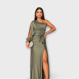Amelia - Um vestido gracioso com uma finesse impecável