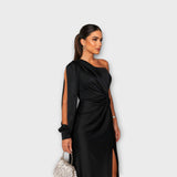 Amelia - Um vestido gracioso com uma finesse impecável
